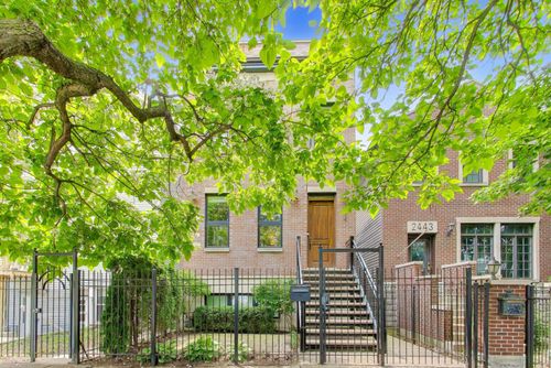 2439 W Moffat Street, Chicago, IL, 60647 | Card Image