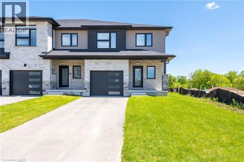45 Bastien Street, Cambridge, ON, N1R5S2 | Card Image