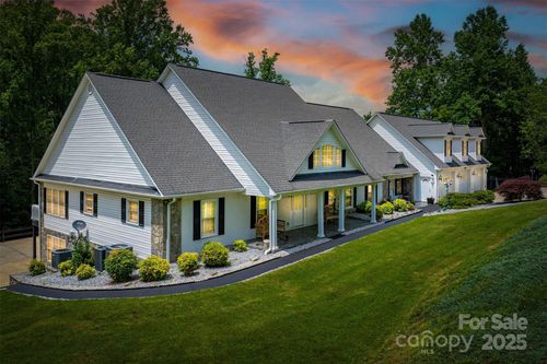 200 Little Acres Dr, Marion, NC, 28752-8347 | Card Image