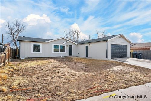 207 Medicine Bow Ave, Cheyenne, WY, 82007-2491 | Card Image