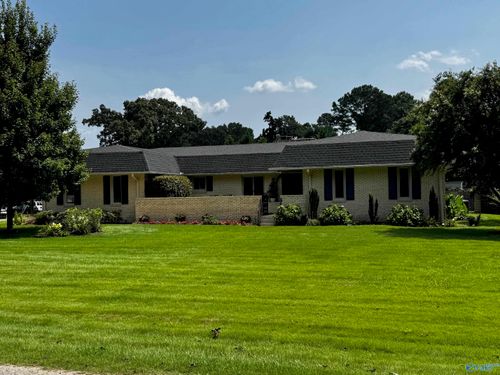 2721 Hunterwood Dr Se, Decatur, AL, 35603-5637 | Card Image