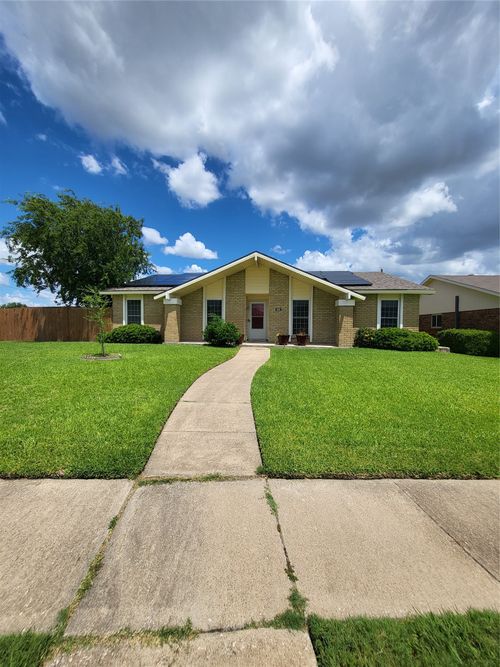 3020 Rockett Dr, Carrollton, TX, 75007-5216 | Card Image