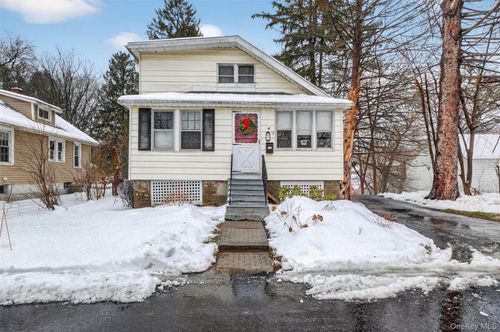 5 Miller Pl, Poughkeepsie, NY, 12601-1230 | Card Image