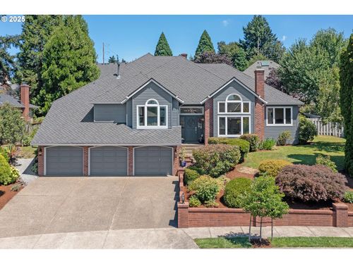 2095 Wellington Dr, West Linn, OR, 97068-3663 | Card Image
