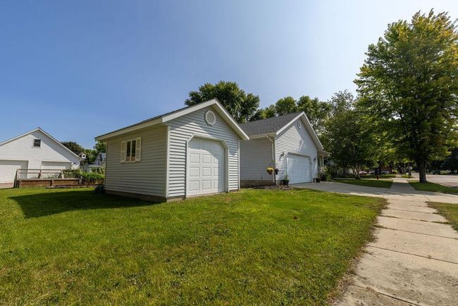 302 9 Th St N, House other with 3 bedrooms, 2 bathrooms and null parking in Kerkhoven MN | Image 35