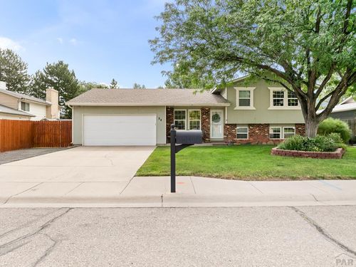 24 Archway Ln, Pueblo, CO, 81005-2135 | Card Image