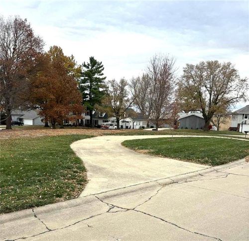 1405 Chick Ave, Maryville, MO, 64468-2744 | Card Image