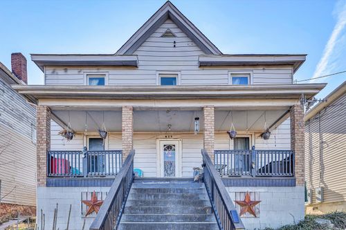 611 Church Ave Se, Roanoke, VA, 24013-1034 | Card Image