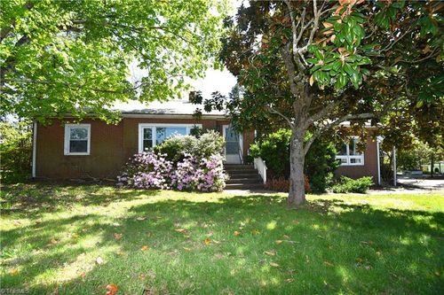 17389 Mooresville Rd, Mooresville, NC, 28115-6941 | Card Image