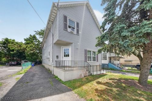 18 Fisher Ave, Bound Brook, NJ, 08805-1822 | Card Image