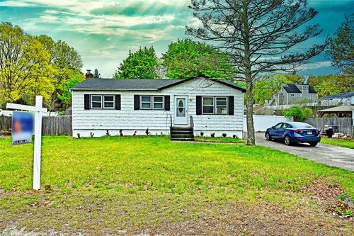 40 Hawkins Rd, Centereach, NY, 11720-1816 | Card Image