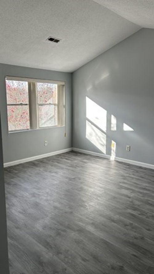 231-15 Longworth Ave, Brockton, MA, 02301-7087 | Card Image
