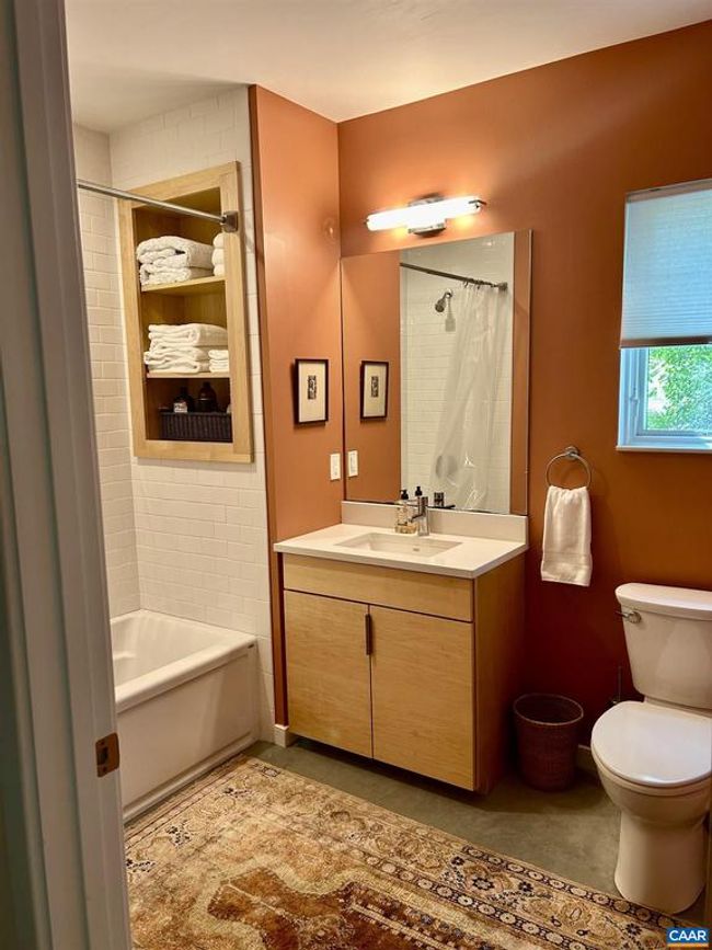 1130 E High St, Condo with 2 bedrooms, 2 bathrooms and null parking in CHARLOTTESVILLE VA | Image 20