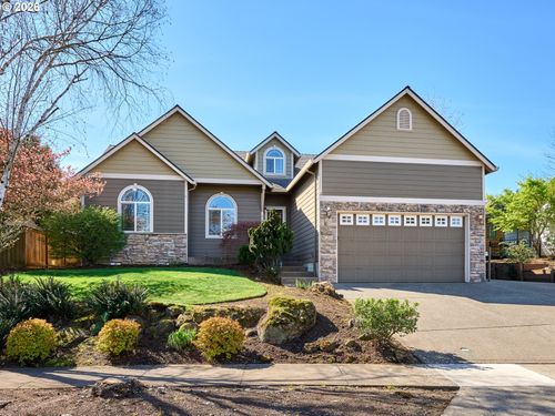 111 Breyonna Way, Silverton, OR, 97381-1966 | Card Image