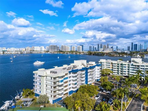 3j-16546 Ne 26th Ave, North Miami Beach, FL, 33160-4060 | Card Image