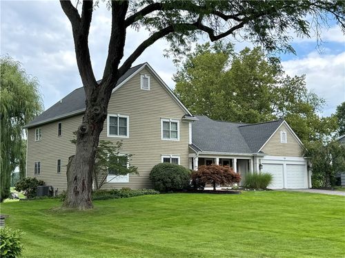 92 N Country Club Dr, Rochester, NY, 14618-3724 | Card Image