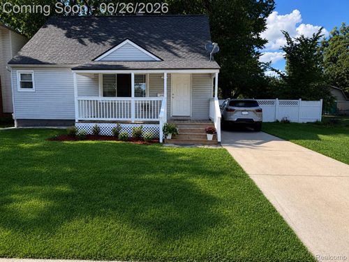 28546 Marquette St, Garden City, MI, 48135-2776 | Card Image
