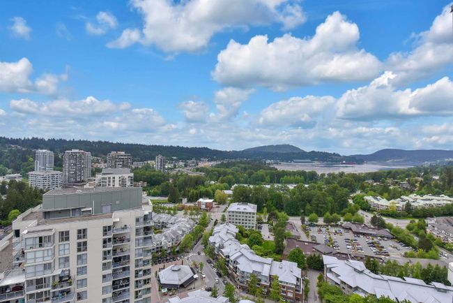 2202 - 288 Ungless Way, Condo with 3 bedrooms, 2 bathrooms and 2 parking in Port Moody BC | Image 3
