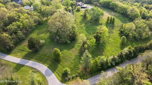 380 S 31 E Loop, Mt Washington, KY, 40047-8300 | Card Image