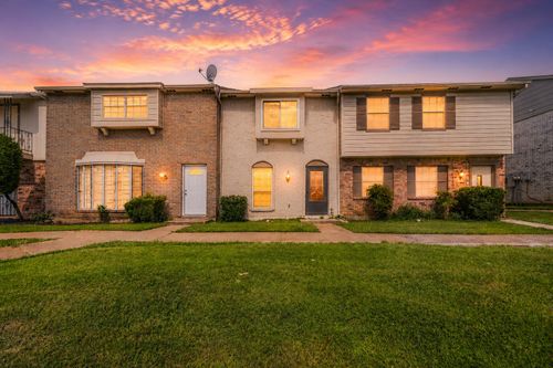 36 W Creek Ln, Grand Prairie, TX, 75052-6203 | Card Image