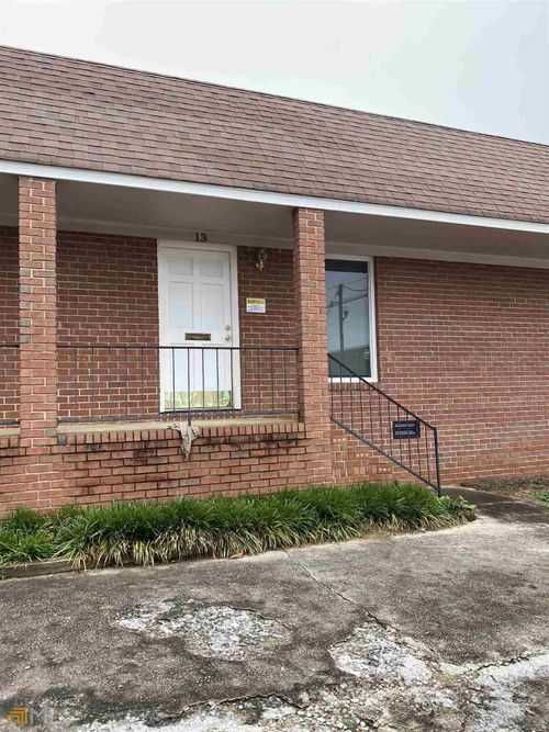 13 S Carolina St, Hartwell, GA, 30643-7203 | Card Image