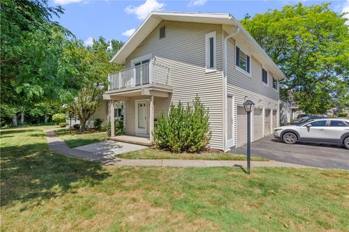 473 Eastbrooke Ln, Rochester, NY, 14618-5201 | Card Image