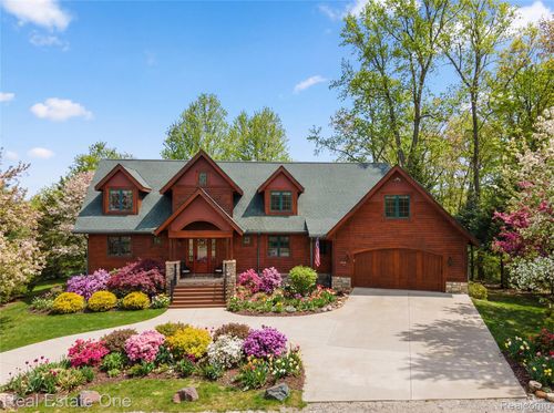 4529 Shoreview Ln, Whitmore Lake, MI, 48189-9160 | Card Image