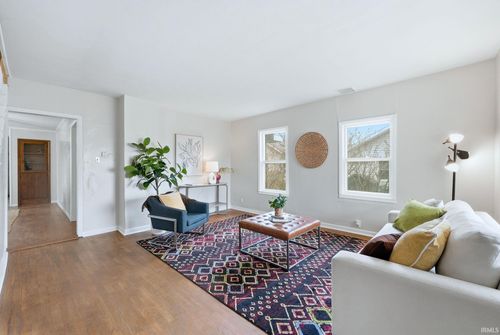 111 Marshall Ave, Columbia City, IN, 46725-2217 | Card Image