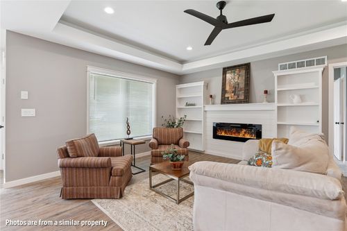 922 Juneberry Dr, Palo, IA, 52324-9686 | Card Image