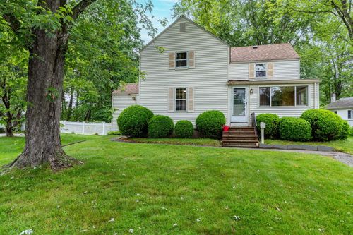 17 Spruce St, Exeter, NH, 03833-2014 | Card Image
