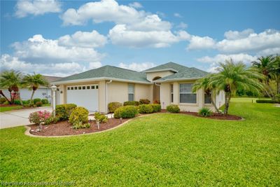 4015 Carter Creek Drive, House other with 3 bedrooms, 2 bathrooms and null parking in Avon Park FL | Image 3