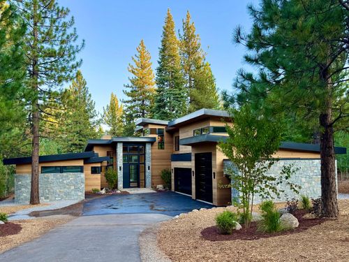 9090 Horned Lark Ct, Truckee, CA, 96161-5223 | Card Image