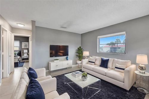 719-5186 Ne 6th Ave, Oakland Park, FL, 33334-3389 | Card Image