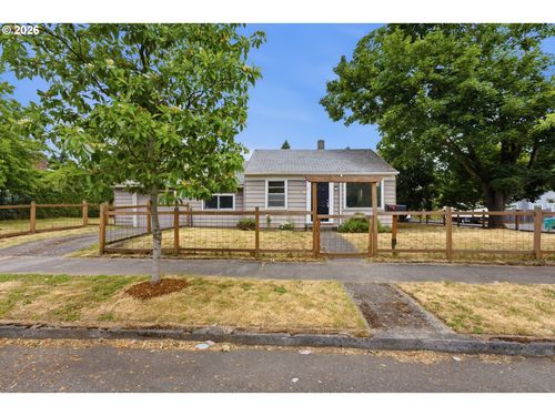 8011 N Clarendon Ave, Portland, OR, 97203 | Card Image