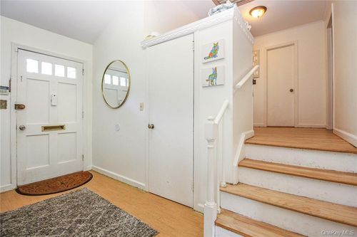 238 Rosehill Ave, New Rochelle, NY, 10804-3118 | Card Image