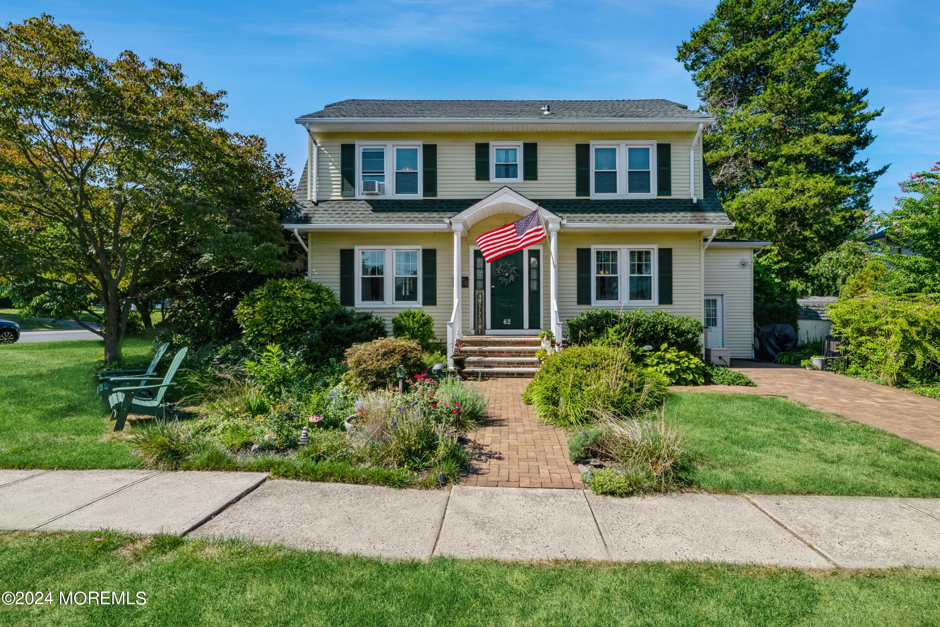 Throckmorton Ave, Red Bank, NJ 07701