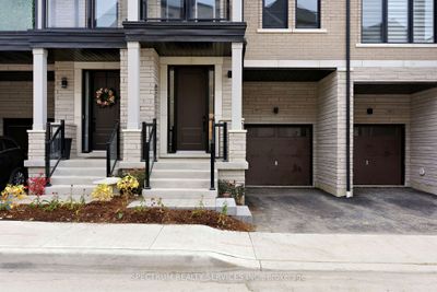 87 Archambault Way, Home with 3 bedrooms, 4 bathrooms and 2 parking in Vaughan ON | Image 2