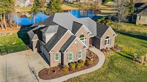 7500 Bethel View Ct, Oak Ridge, NC, 27310-9821 | Card Image