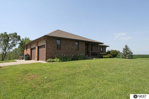 527 Pine St, Ceresco, NE, 68017-4164 | Card Image