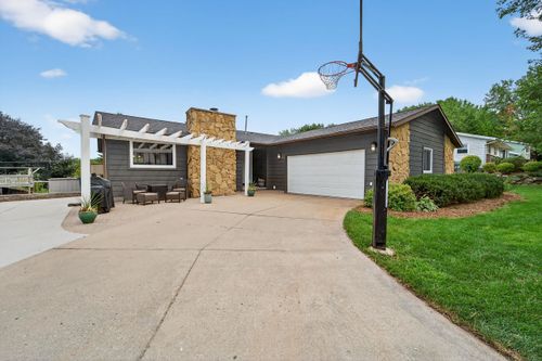 3392 Swinburne Dr, Mcfarland, WI, 53558-9655 | Card Image