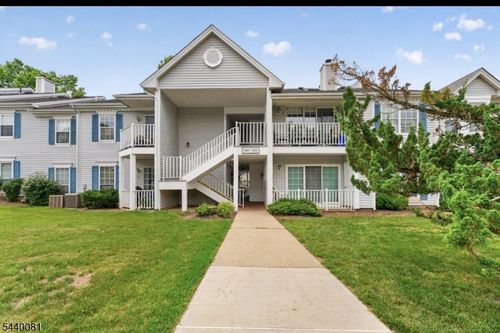 3910 Graham Ct, Bridgewater, NJ, 08807-3532 | Card Image