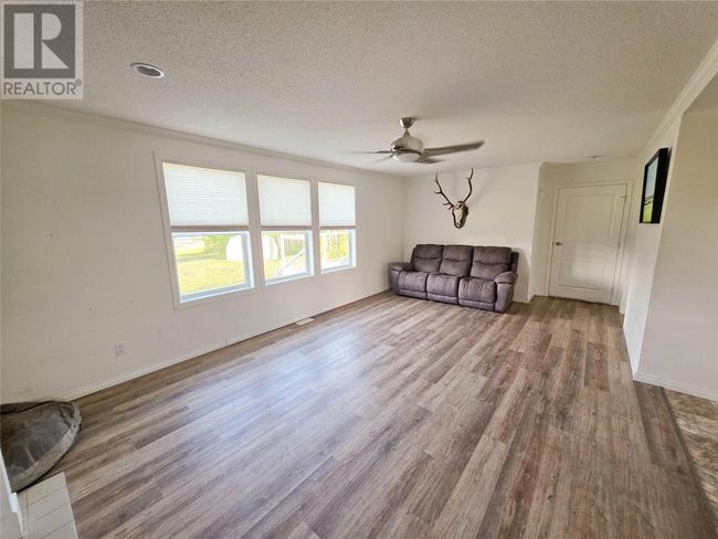 4811 Bissette Dr, House other with 3 bedrooms, 2 bathrooms and 1 parking in Pouce Coupe BC | Image 4
