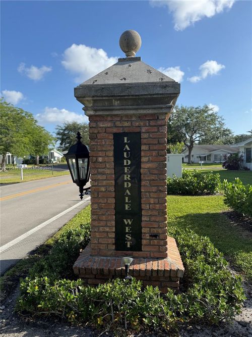 1250 Nw 85th Ave, Plantation, FL, 33322-4637 | Card Image