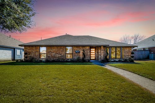 814 Nafus St, Cedar Hill, TX, 75104-6008 | Card Image