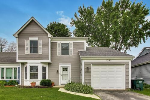1240 Huntington Dr, Mundelein, IL, 60060-3206 | Card Image