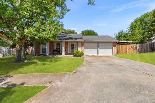 230 Guilford Frg, Universal City, TX, 78148-3615 | Card Image