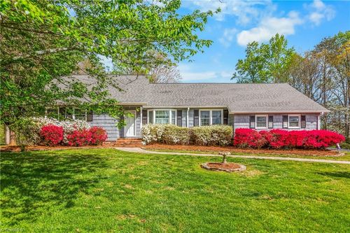 131 Ridge St, Jonesville, NC, 28642-2731 | Card Image