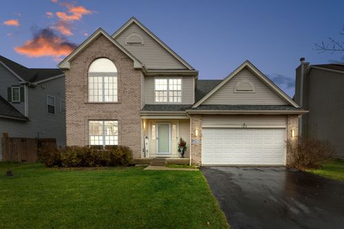 105 N Inverness Ct, Round Lake, IL, 60073-9708 | Card Image