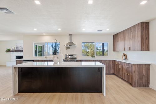 15244 N 7th Pl, Phoenix, AZ, 85022-3704 | Card Image