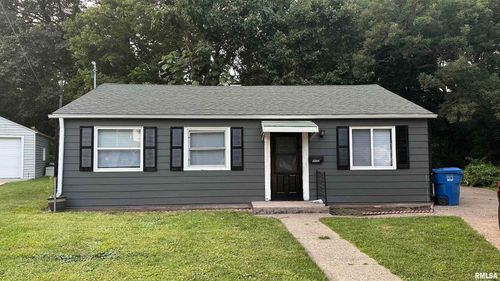 902 39th Street Ct, Moline, IL, 61265-2452 | Card Image